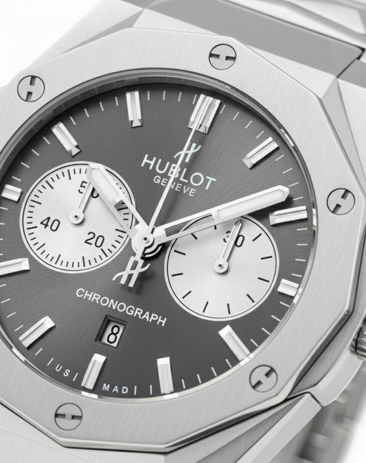 Luxury Silver Chronograph Watch – Precision Stainless Steel Design